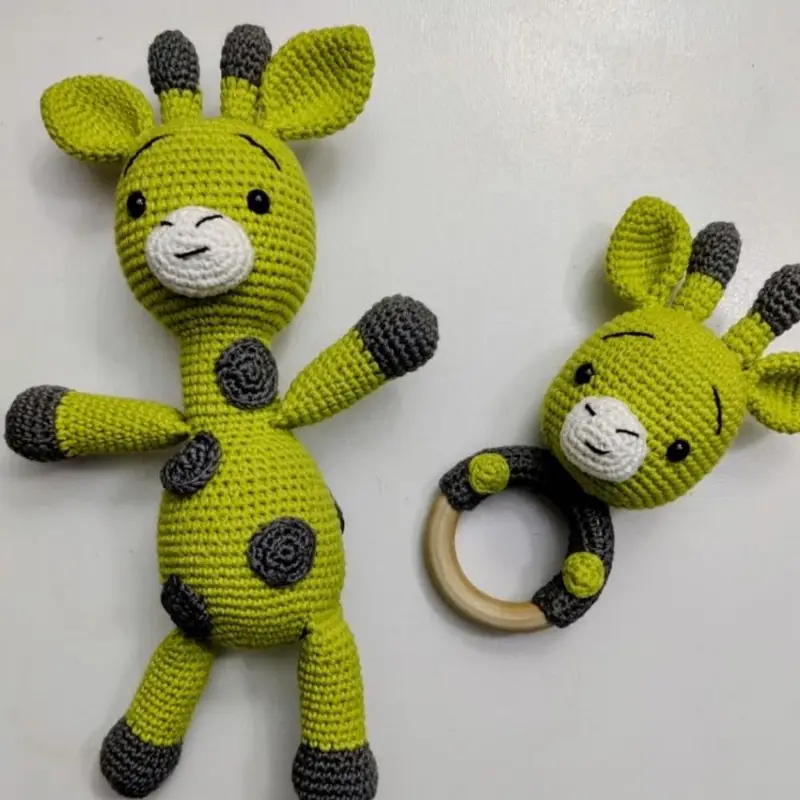 Amigurami çıngıraklı oyuncak zürafa seti – Amigurumi çıngırak ve uyku arkadaşı modeli, @morpembesanat