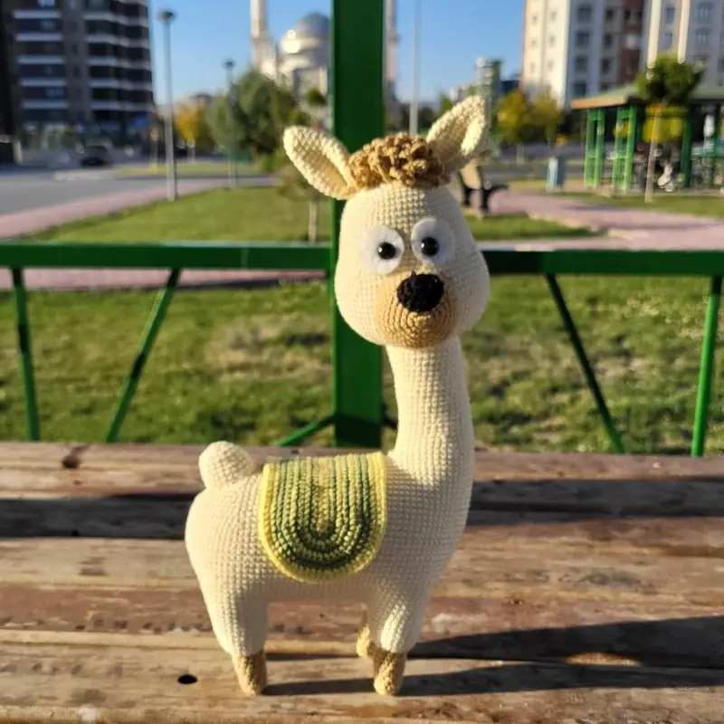 Amigurumi lama – Amigurumi hayvan modeli, @Bloomilmek