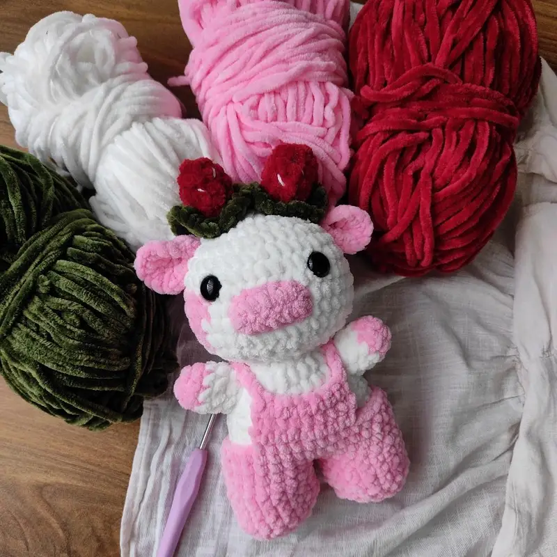 Çilekli inek – Amigurumi hayvan modeli, @ovacirahime8