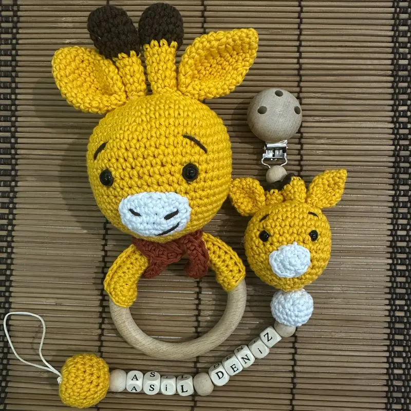 Zürafa bebek seti – Amigurumi çıngırak ve uyku arkadaşı modeli, @birfincan_ilmek