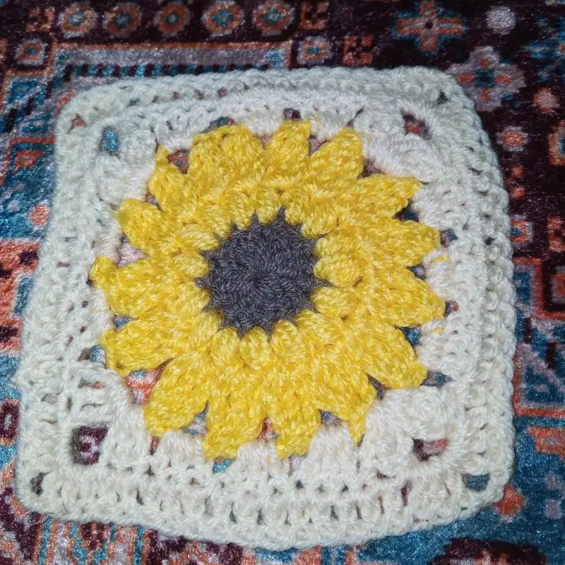 Ayçiçeği motifi – Örgü battaniye ve motif modeli, @ays_gl