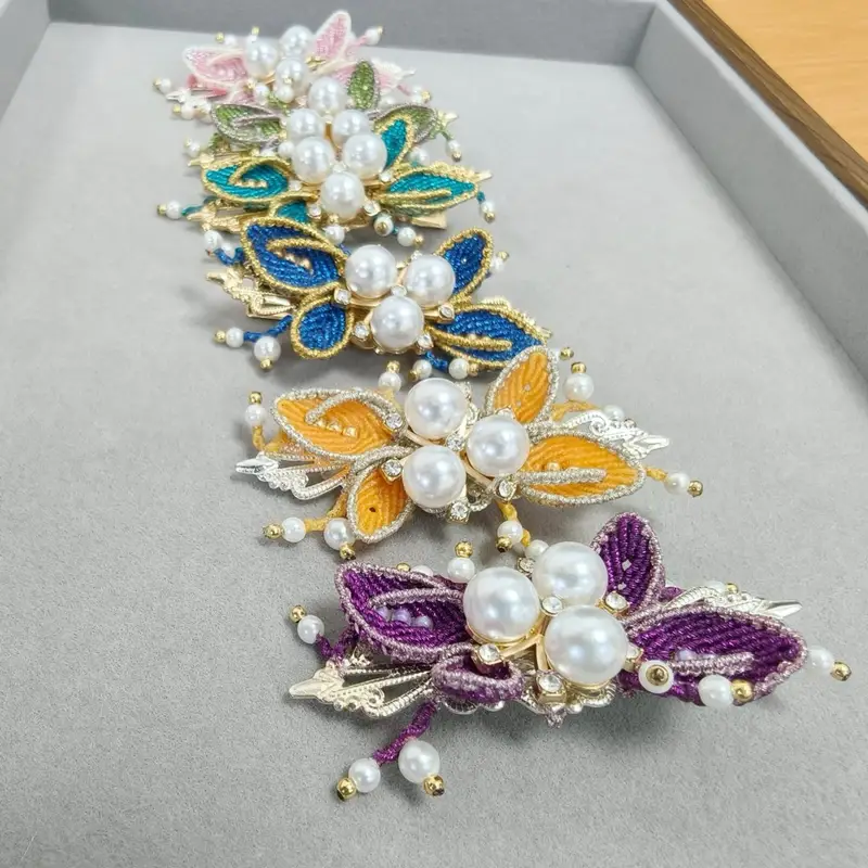 Cord woven into butterflies, pearls dotted with soft glimmers 🌙 – Makrome modeli, @Danjewel
