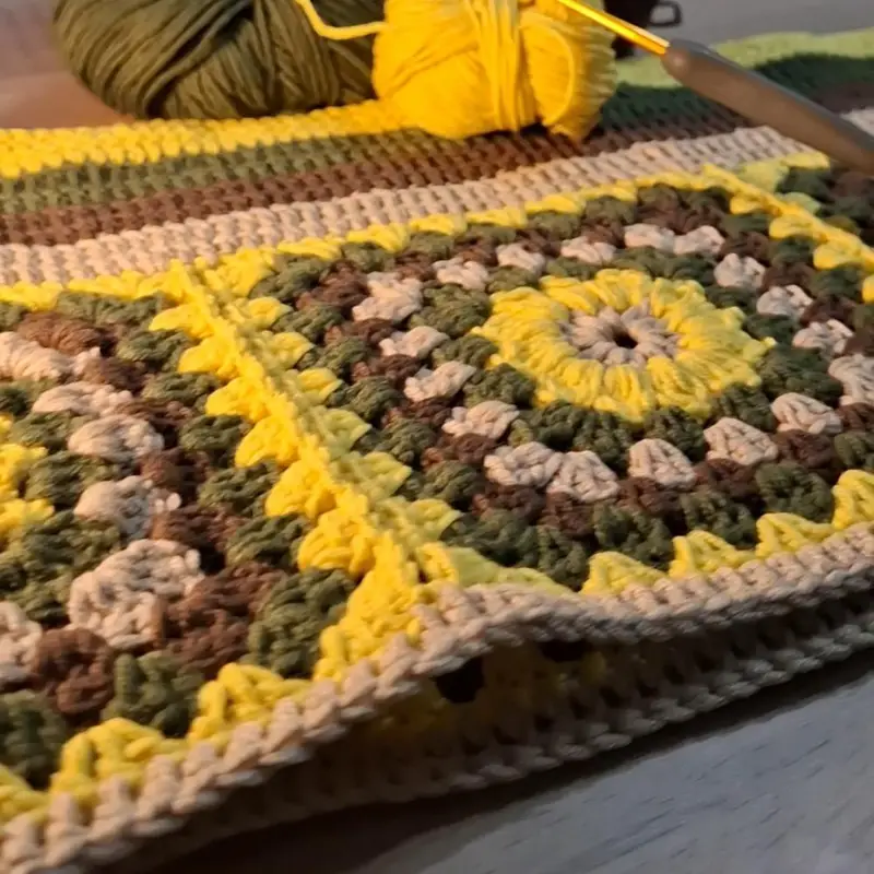 Kare motif – Örgü battaniye ve motif modeli, @nazozsoy