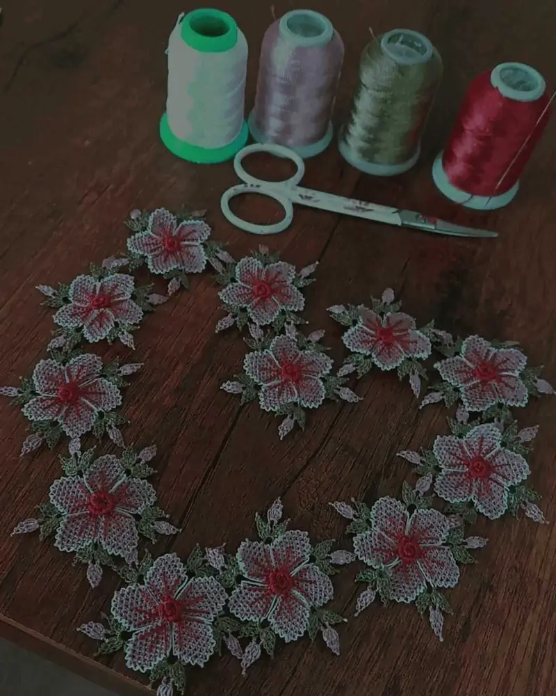 Japon gülü – İğne oyası modeli, @igneiplikuyumu