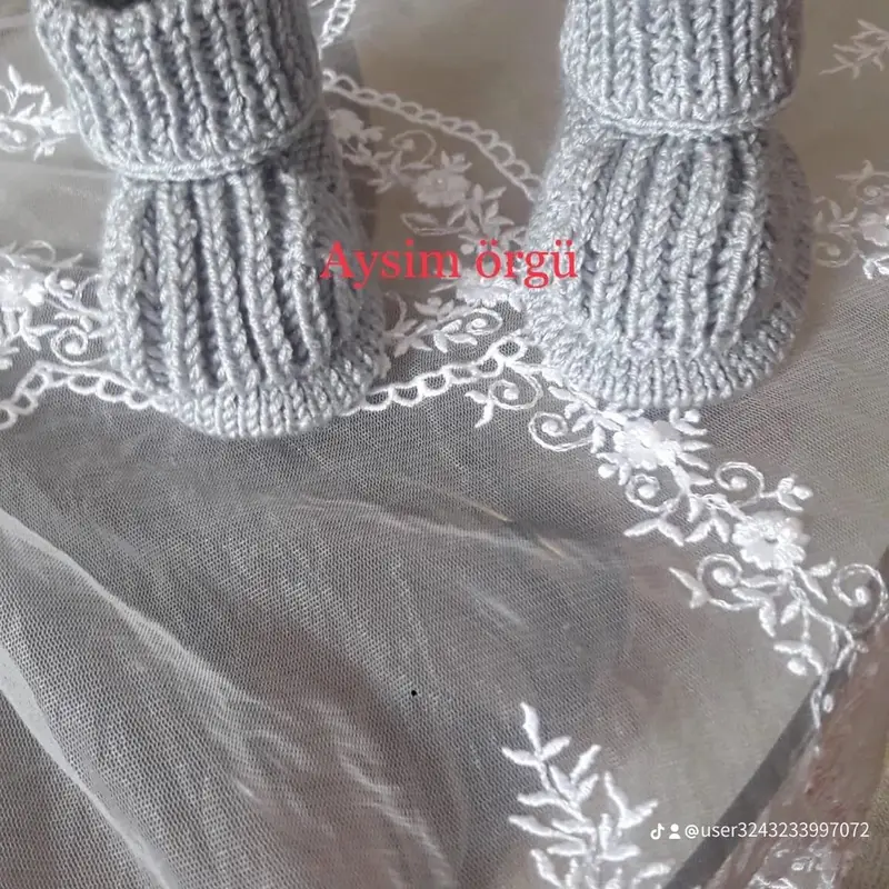 Bebek örgü – Örgü patik ve çorap modeli, @aysimorgu