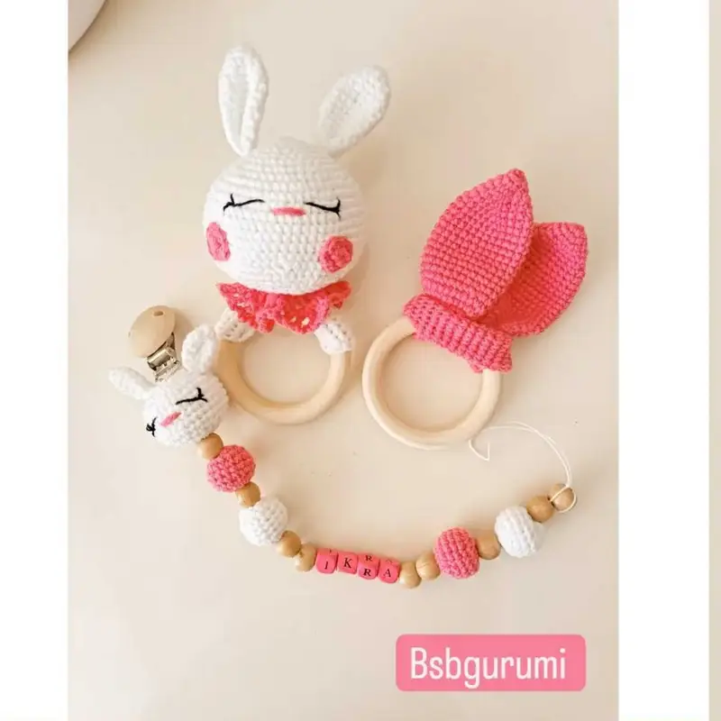 Tavsan set – Amigurumi çıngırak ve uyku arkadaşı modeli, @bsbgurumi
