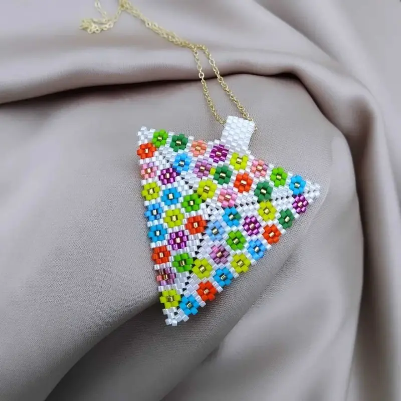 Bahar – Boncuk kolye modeli, @mearsshop