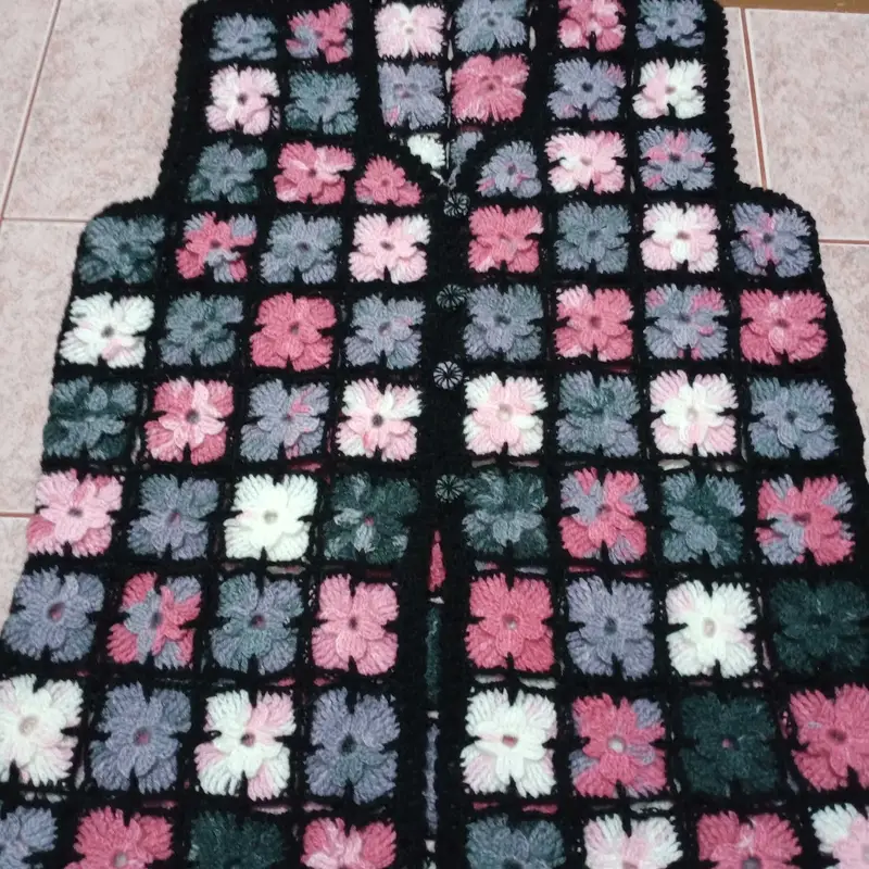 Anne eli değdi 🥰 – Örgü yelek ve hırka modeli, @esgula